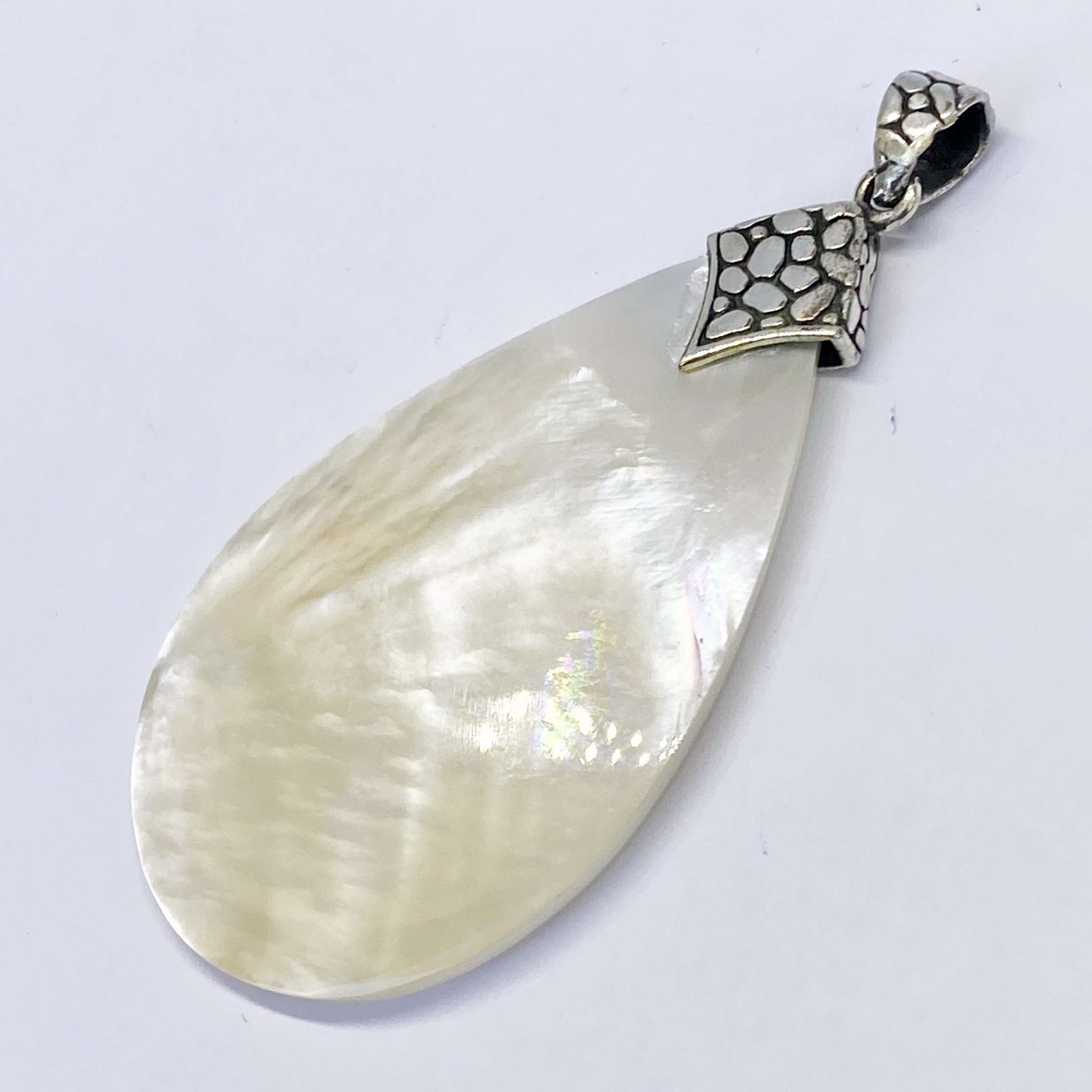 (HANDMADE 925 BALI SILVER BATU KALI PENDANT WITH MOTHER OF PEARL)